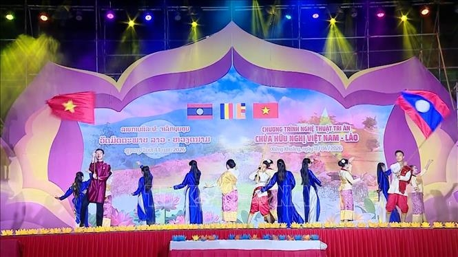 ສາມັກຄີຮູ້ບຸນຄຸນບັນດາວິລະຊົນນັກຮົບເສຍສະຫຼະຊີວິດເພື່ອຊາດ ຫວຽດນາມ - ລາວ