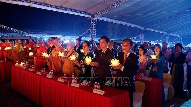 ສາມັກຄີຮູ້ບຸນຄຸນບັນດາວິລະຊົນນັກຮົບເສຍສະຫຼະຊີວິດເພື່ອຊາດ ຫວຽດນາມ - ລາວ