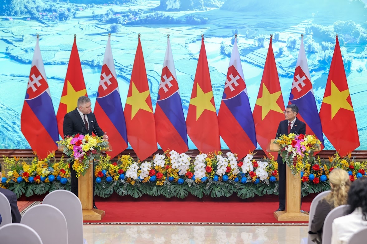 ຖະແຫຼງການຮ່ວມ ວ່າດ້ວຍການສ້າງຕັ້ງສາຍພົວພັນຄູ່ຮ່ວມຍຸດທະສາດ ລະຫວ່າງ ຫວຽດນາມ ແລະ ສະໂລວາກີ ຖະແຫຼງການຮ່ວມ ວ່າດ້ວຍການສ້າງຕັ້ງສາຍພົວພັນຄູ່ຮ່ວມຍຸດທະສາດ ລະຫວ່າງ ຫວຽດນາມ ແລະ ສະໂລວາກີ