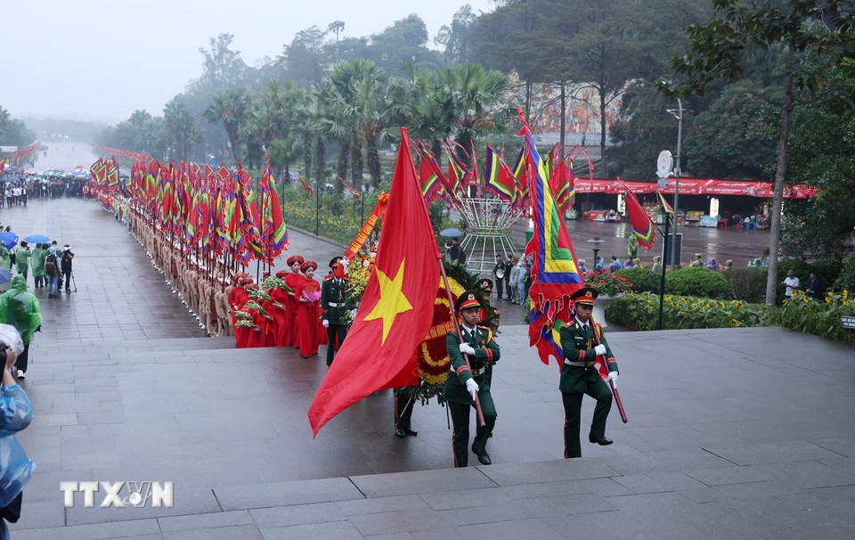 ໄຫວ້ບູຊາບັນພະບຸລຸດເຈົ້າຊີວິດຮຸ່ງ: ອະນຸລັກຮັກສາຄຸນຄ່າຮີດຄອງປະເພນີ, ເຊື່ອມຕໍ່ຈິດວິນຍານຂອງຊາດ ຫວຽດນາມ ໄຫວ້ບູຊາບັນພະບຸລຸດເຈົ້າຊີວິດຮຸ່ງ: ອະນຸລັກຮັກສາຄຸນຄ່າຮີດຄອງປະເພນີ, ເຊື່ອມຕໍ່ຈິດວິນຍານຂອງຊາດ ຫວຽດນາມ