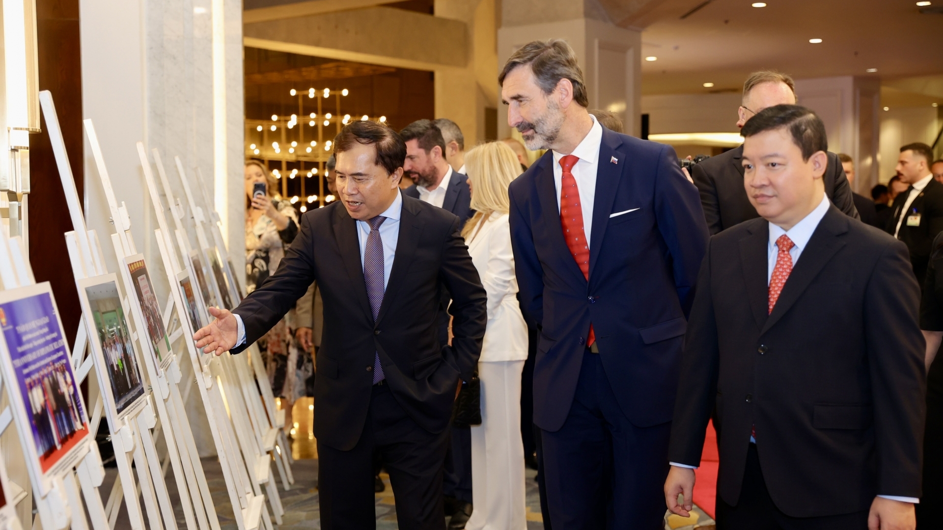 ຮັກສາສາຍພົວພັນລະຫວ່າງປະຊາຊົນ ຫວຽດນາມ ແລະ ສະໂລວາເກຍ