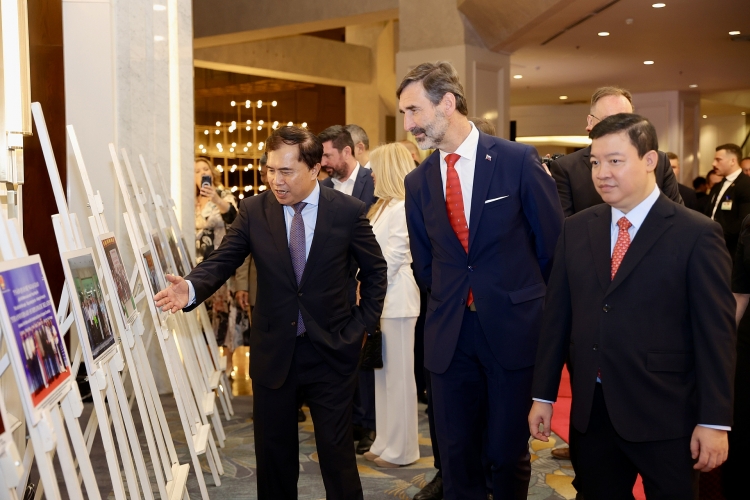 ຮັກສາສາຍພົວພັນລະຫວ່າງປະຊາຊົນ ຫວຽດນາມ ແລະ ສະໂລວາເກຍ ຮັກສາສາຍພົວພັນລະຫວ່າງປະຊາຊົນ ຫວຽດນາມ ແລະ ສະໂລວາເກຍ