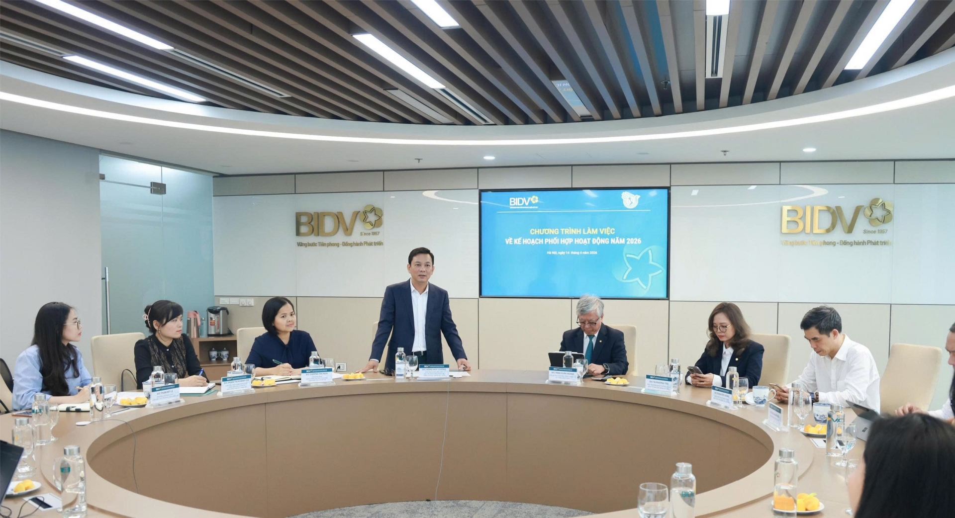 BIDV ແລະ ຄະນະກຳມະການເພື່ອສັນຕິພາບ ຫວຽດນາມ: ຕິດພັນກັບພາລະກຳແຫ່ງສັນຕິພາບ ແລະ ການພັດທະນາທີ່ຍືນຍົງ BIDV ແລະ ຄະນະກຳມະການເພື່ອສັນຕິພາບ ຫວຽດນາມ: ຕິດພັນກັບພາລະກຳແຫ່ງສັນຕິພາບ ແລະ ການພັດທະນາທີ່ຍືນຍົງ