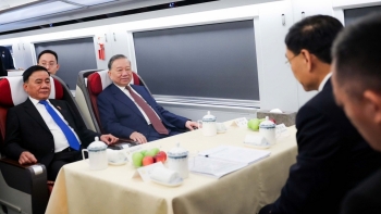 ທ່ານເລຂາທິການໃຫຍ່, ປະທານປະເທດ ໂຕເລິມ ແລະ ພັນລະຍາໄປຢ້ຽມຢາມນະຄອນ ໜານໜິງ (ຈີນ)