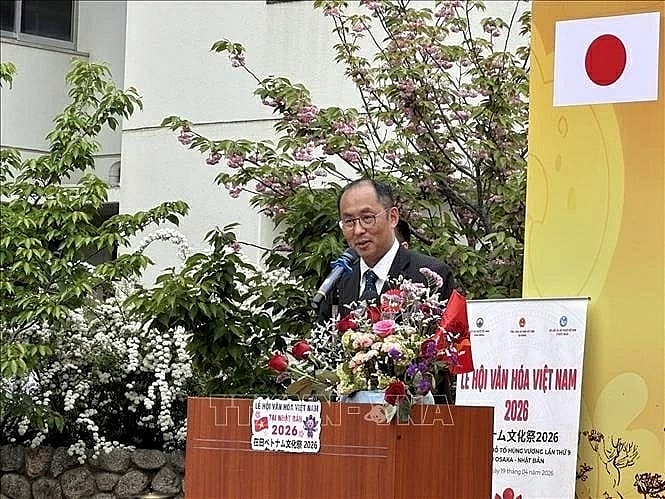 ເທດສະການວັດທະນະທຳຫວຽດນາມ ຢູ່ໂອຊາກ້າ, ປະເທດຍີ່ປຸ່ນ ຈຳລອງພິທີໄຫວ້ບູຊາບັນພະບຸລຸດເຈົ້າຊີວິດຮຸ່ງ ທີ່ເຕັມໄປດ້ວຍຄວາມຕື້ນຕັນໃຈ ແລະ ແຜ່ຂະຫຍາຍຢ່າງກວ້າງຂວາງ