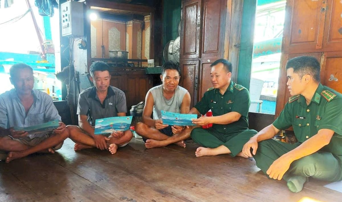 ຍົກສູງປະສິດທິຜົນການໂຄສະນາເຜີຍແຜ່, ກວດກາ, ຮັດແໜ້ນລະບຽບວິໄນໃນການຂຸດຄົ້ນສິນໃນນ້ຳ