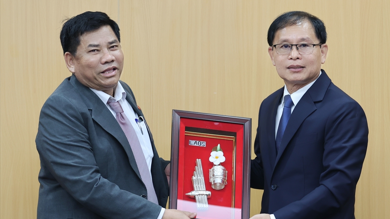 ເພີ່ມທະວີການຮ່ວມມື ຫວຽດນາມ (VietNam) - ລາວ ໃນວຽກງານຊົນເຜົ່າ ແລະ ສາສະໜາ