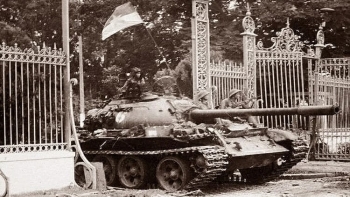 ວັນປົດປ່ອຍພາກໃຕ້ (30 ເມສາ): ວັນແຫ່ງໄຊຊະນະອັນສົມບູນ – ຈຸດຢືນທາງດ້ານຈິດໃຈໃຫ້ແກ່ຄວາມມຸ່ງມາດປາດຖະໜາຂອງ ຫວຽດນາມ