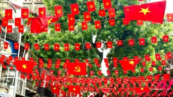 ຮ່ວມ​ແຮງ​ຮ່ວມ​ໃຈ​ສ້າງອະ​ນາ​ຄົດ​ຮຸ່ງ​ເຮືອງ​ເຫຼືອງ​ເຫຼື້ອມ​ໃຫ້​ແກ່​ປະ​ເທດ​ຊາດ