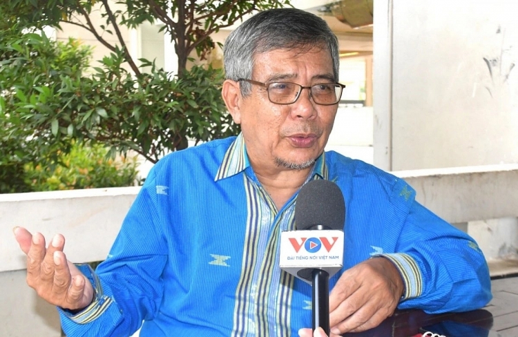 ຮ່ວມ​ແຮງ​ຮ່ວມ​ໃຈ​ສ້າງອະ​ນາ​ຄົດ​ຮຸ່ງ​ເຮືອງ​ເຫຼືອງ​ເຫຼື້ອມ​ໃຫ້​ແກ່​ປະ​ເທດ​ຊາດ