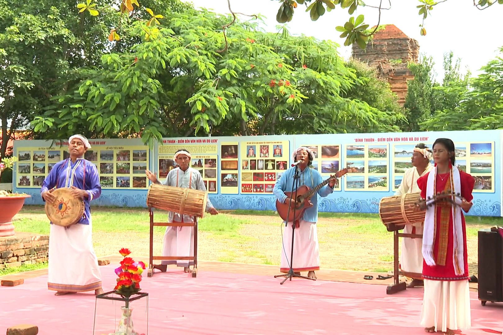 ສີສັນທາງວັດທະນະທຳຂອງຊາວຈາມ ເຮັດໃຫ້ຜະລິດຕະພັນການທ່ອງທ່ຽວຂອງ ແຂວງ ເລີມດົງ ອຸດົມສົມບູນຂຶ້ນ