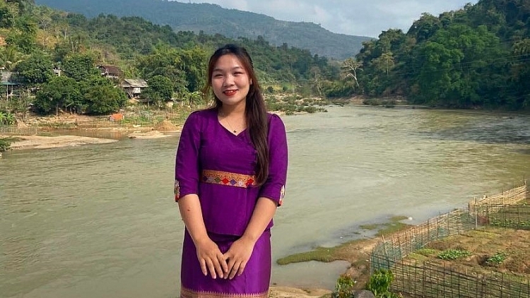 ຜູ້ແທນທີ່ມີອາຍຸສູງສຸດ ແລະ ໜຸ່ມນ້ອຍທີ່ສຸດ ສົ່ງຄວາມມຸ່ງຫວັງມາຍັງກອງປະຊຸມໃຫຍ່ແນວໂຮມປະເທດຊາດ ຫວຽດນາມ