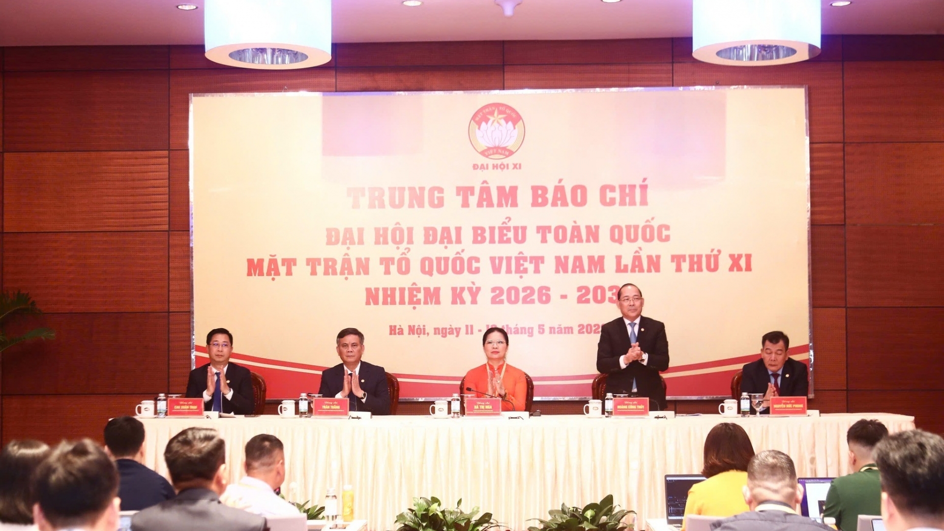 ແນວໂຮມປະເທດຊາດ ຫວຽດນາມ ກວດກາຄືນບັນດາຂະບວນການທີ່ມີລັກສະນະຮູບການ, ຜັນຂະຫຍາຍ "ເດືອນຮັບຟັງສຽງປະຊາຊົນ" ແລະ "ໝູ່ບ້ານດິຈິຕອນ"