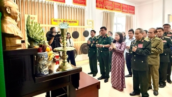 ຮັດແໜ້ນນ້ຳໃຈໄມຕີຈິດມິດຕະພາບ ເພື່ອນມິດສະຫາຍ ຫວຽດນາມ - ລາວ