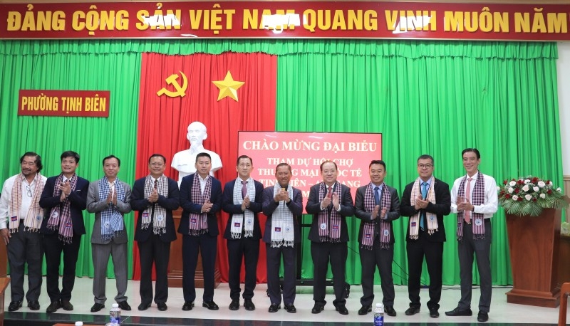 ຮັດແໜ້ນສາຍພົວພັນມິດຕະພາບ, ການຮ່ວມມືລະຫວ່າງ ແຂວງ ອານຢາງ (An Giang) ກັບ ລາວ ແລະ ກຳປູເຈຍ