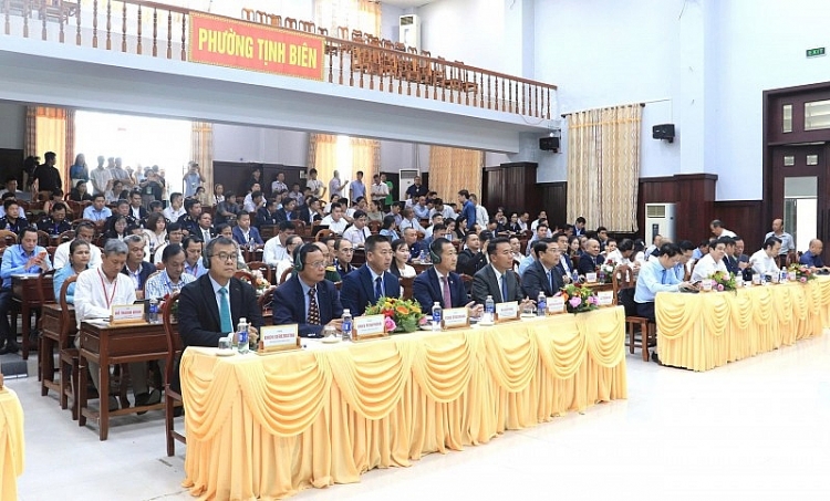 ການເຊື່ອມຕໍ່ການແລກປ່ຽນການຄ້າຊາຍແດນ ຫວຽດນາມ - ກຳປູເຈຍ - ລາວ: ຊຸກຍູ້ການຄ້າສີຂຽວ ແລະ ການຫັນເປັນດີຈີຕອນ