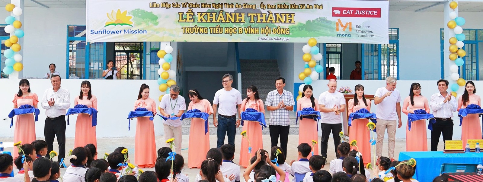 ອົງການ Sunflower Mission (ອາເມລິກາ) ອຸປະຖຳໂຄງການກໍ່ສ້າງການສຶກສາ ມູນຄ່າ 4,9 ຕື້ດົ່ງ ຢູ່ແຂວງ ອານຢາງ ອົງການ Sunflower Mission (ອາເມລິກາ) ອຸປະຖຳໂຄງການກໍ່ສ້າງການສຶກສາ ມູນຄ່າ 4,9 ຕື້ດົ່ງ ຢູ່ແຂວງ ອານຢາງ