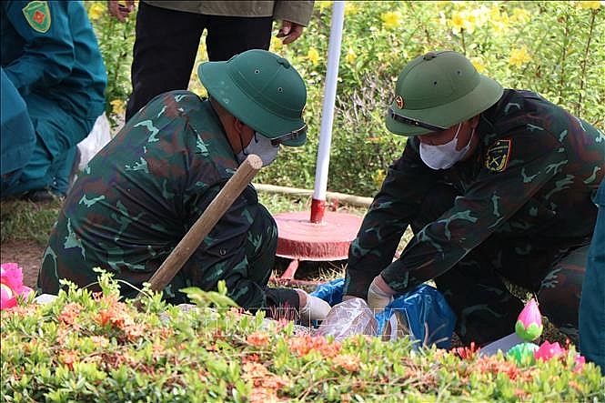 ບັ້ນຮົບ 500 ວັນ ແລະ ຄ່ຳຄືນ: ເກັບຕົວຢ່າງ, ຫັນເປັນດິຈິຕອນຂໍ້ມູນອັດຖິທະຫານເສຍສະຫຼະຊີວິດເພື່ອຊາດ 1.456 ທ່ານ ບັ້ນຮົບ 500 ວັນ ແລະ ຄ່ຳຄືນ: ເກັບຕົວຢ່າງ, ຫັນເປັນດິຈິຕອນຂໍ້ມູນອັດຖິທະຫານເສຍສະຫຼະຊີວິດເພື່ອຊາດ 1.456 ທ່ານ