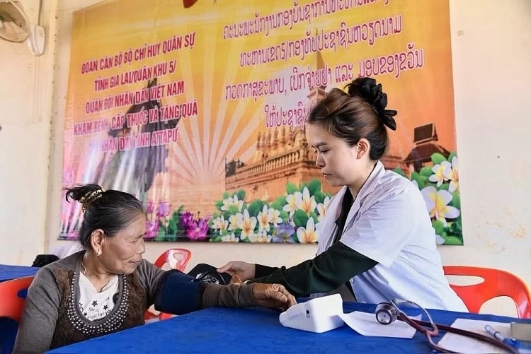 ຢາລາຍ ຜັນຂະຫຍາຍບັນດາບົດບັນທຶກຂໍ້ຕົກລົງການຮ່ວມມືປີ 2026 ຢ່າງເປັນຮູບປະທຳ ຮ່ວມກັບ ບັນດາແຂວງພາກໃຕ້ຂອງລາວ ແລະ ພາກຕາເວັນອອກສ່ຽງເໜືອຂອງກຳປູເຈຍ ຢາລາຍ ຜັນຂະຫຍາຍບັນດາບົດບັນທຶກຂໍ້ຕົກລົງການຮ່ວມມືປີ 2026 ຢ່າງເປັນຮູບປະທຳ ຮ່ວມກັບ ບັນດາແຂວງພາກໃຕ້ຂອງລາວ ແລະ ພາກຕາເວັນອອກສ່ຽງເໜືອຂອງກຳປູເຈຍ