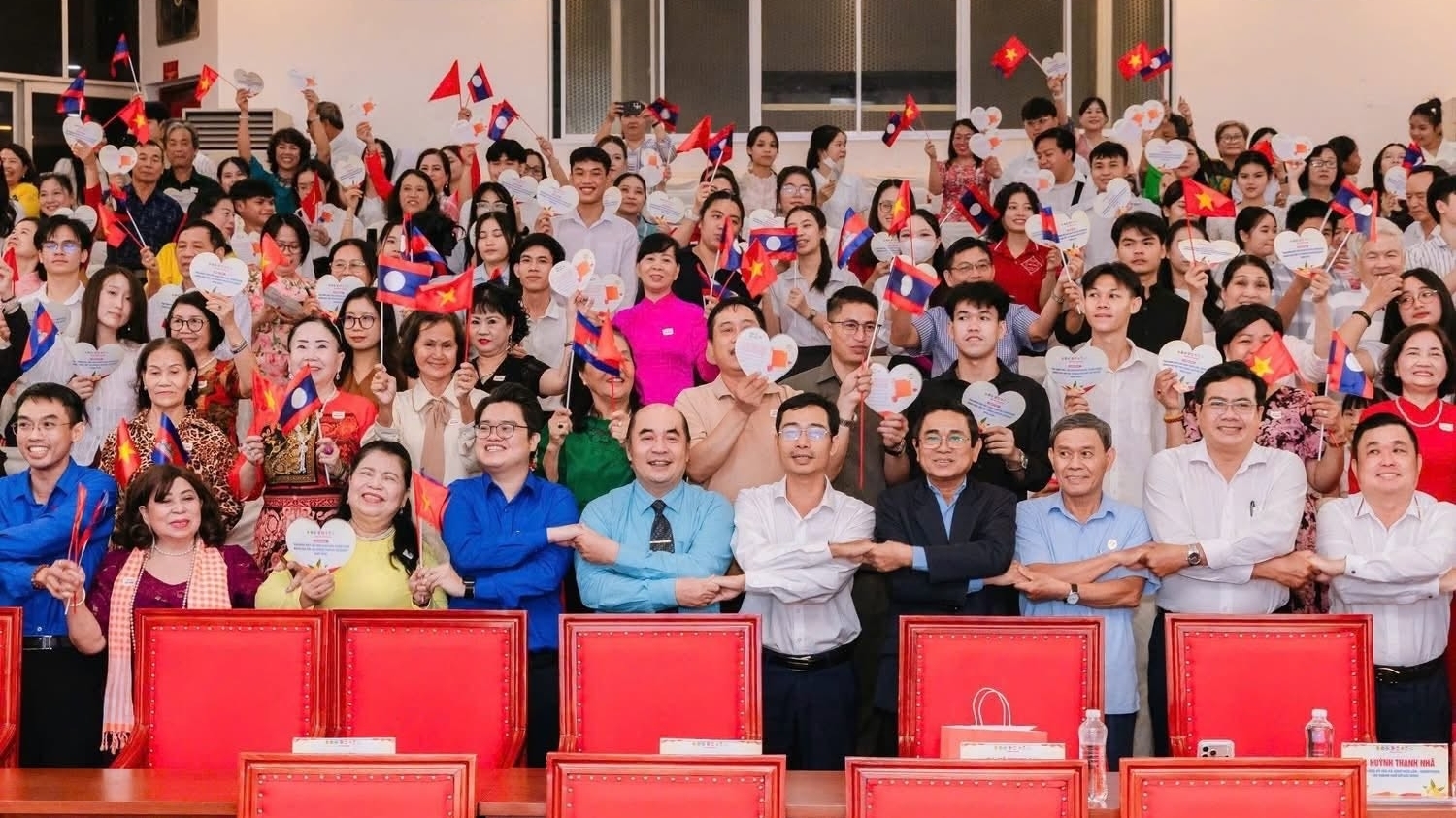 ນັກສຶກສາລາວ ແລະ ກຳປູເຈຍ 177 ຄົນ ມີ "ຄອບຄົວທີສອງ" ຢູ່ທີ່ນະຄອນໂຮ່ຈີມິນ