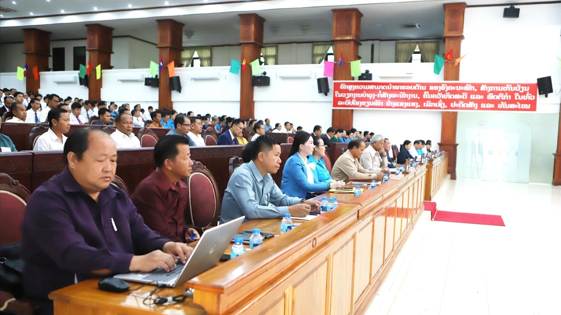 "ໂຮ່ຈີມິນ ຄົບຊຸດ" ຊ່ວຍຮັດແໜ້ນສາຍພົວພັນພິເສດ ຫວຽດນາມ - ລາວ ຕື່ມອີກ