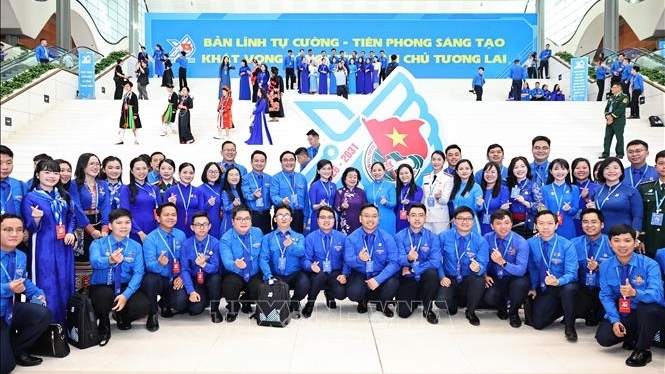 ປະກອບຄວາມສາມາດຊ່ວຍໃຫ້ຄົນລຸ້ນໜຸ່ມມີຄວາມໝັ້ນໃຈປັບຕົວເຂົ້າກັບຄວາມຜັນແປຂອງຍຸກສະໄໝ