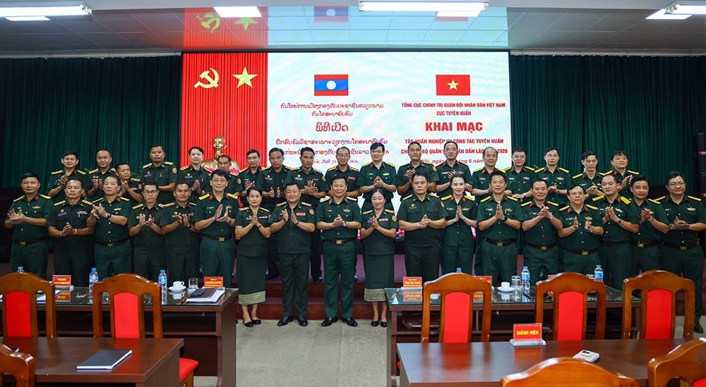 ຫວຽດນາມ ຈັດຊຸດອົບຮົມວິຊາສະເພາະວຽກງານໂຄສະນາອົບຮົມ ໃຫ້ແກ່ພະນັກງານກອງທັບປະຊາຊົນລາວ