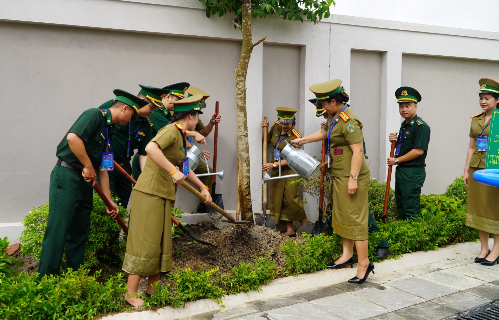 ຟົດຟື້ນບັນດາການເຄື່ອນໄຫວພົບປະແລກປ່ຽນລະຫວ່າງນາຍທະຫານໜຸ່ມ ຫວຽດນາມ - ລາວ