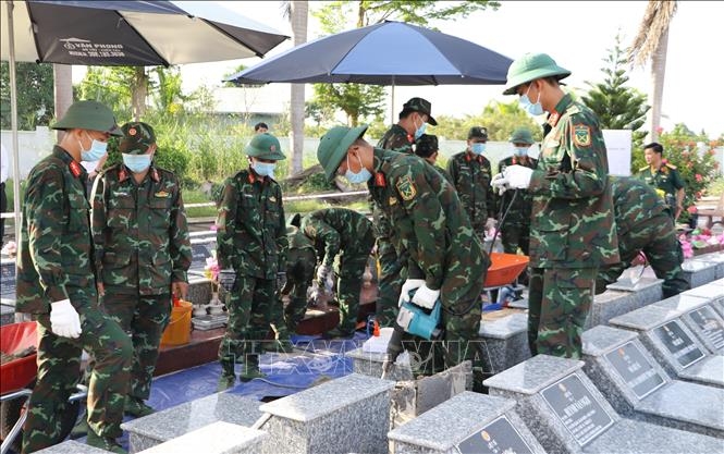 ຂໍ້ສະຫຼຸບເລກທີ 57-KL/TW: ສຸມໃສ່ລະດັບສູງສຸດໃຫ້ແກ່ໜ້າທີ່ການຊອກຫາ, ທ້ອນໂຮມ ແລະ ຢັ້ງຢືນຕົວຕົນອັດຖິຂອງນັກຮົບເສຍສະຫຼະຊີວິດເພື່ອຊາດ ຂໍ້ສະຫຼຸບເລກທີ 57-KL/TW: ສຸມໃສ່ລະດັບສູງສຸດໃຫ້ແກ່ໜ້າທີ່ການຊອກຫາ, ທ້ອນໂຮມ ແລະ ຢັ້ງຢືນຕົວຕົນອັດຖິຂອງນັກຮົບເສຍສະຫຼະຊີວິດເພື່ອຊາດ