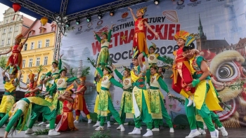 ປະຊາຊົນຫຼາຍພັນຄົນເຂົ້າຮ່ວມ ເທສະການວັດທະນະທຳ ຫວຽດນາມ ຢູ່ທີ່ Wroclaw, ປະເທດ ໂປໂລຍ