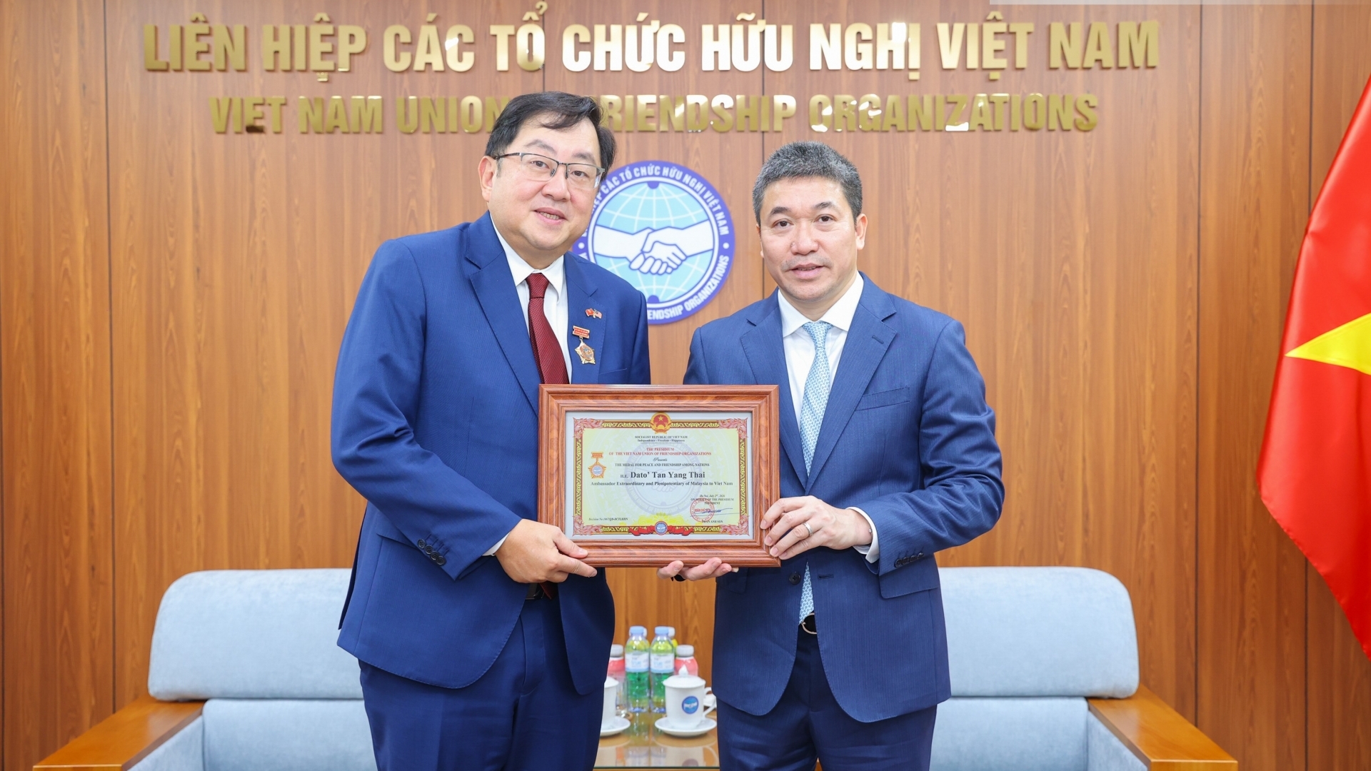 ທ່ານ ເອກອັກຄະລັດຖະທູດ ມາເລເຊຍ Dato' Tan Yang Thai - "ເອກອັກຄະລັດຖະທູດແຫ່ງຄວາມມີເມດຕາທຳ"