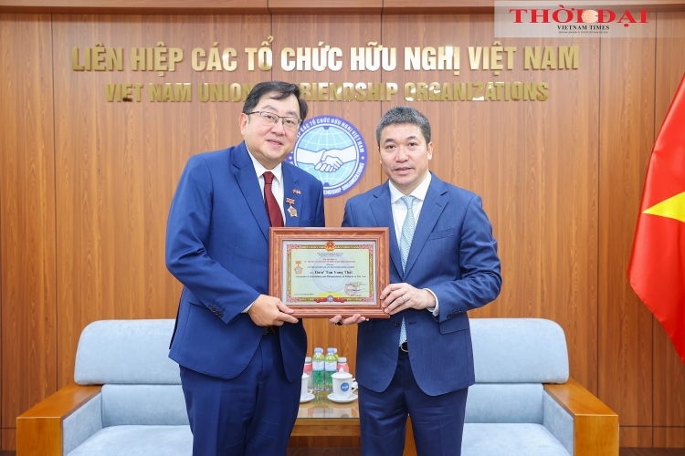 ທ່ານ ເອກອັກຄະລັດຖະທູດ ມາເລເຊຍ Dato' Tan Yang Thai - 