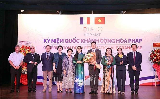 ການແລກປ່ຽນລະຫວ່າງປະຊາຊົນ ສືບຕໍ່ຖະນຸຖະໜອມສາຍພົວພັນ ຫວຽດນາມ - ຝຣັ່ງ ການແລກປ່ຽນລະຫວ່າງປະຊາຊົນ ສືບຕໍ່ຖະນຸຖະໜອມສາຍພົວພັນ ຫວຽດນາມ - ຝຣັ່ງ
