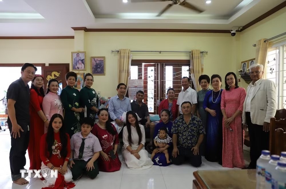 ສະຖານເອກອັກຄະລັດຖະທູດ ຫວຽດນາມ ປະຈຳ ໄທ ສະແດງຄວາມຮູ້ບຸນຄຸນຕໍ່ຊາວຫວຽດນາມຕ່າງດ້າວ ທີ່ມີຄຸນງາມຄວາມດີຢູ່ Phuket