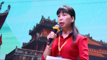 ພາສາຫວຽດນາມ - ຂົວຕໍ່ນຳພາຄົນຮຸ່ນໜຸ່ມຊາວຫວຽດນາມຕ່າງດ້າວ ກັບກົກເຄົ້າເຫງົ້າກໍ