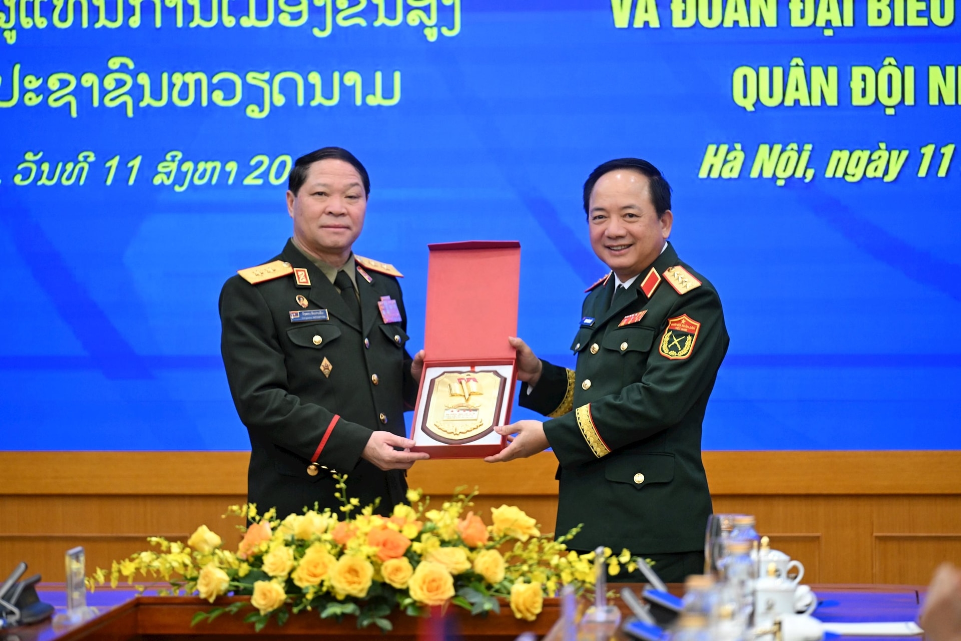 ຫວຽດ​ນາມ - ລາວ ​ປັບປຸງ​ການ​ຮ່ວມ​ມື​ດ້ານ​ປ້ອງ​ກັນ​ປະ​ເທດ, ຮັດ​ແໜ້ນ​ສາຍ​ພົວ​ພັນ​ມິດ​ຕະ​ພາບ​ທີ່​ສະ​ໜິດ​ສະ​ໜົມ, ສັດຊື່ບໍລິສຸດ