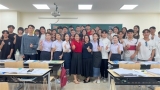 ນັກ​ສຶກ​ສາ​ລາວ​ ຄົ້ນ​ຄ້​ວາ​ພາສາຫວຽດ​ນາມ ​ຜ່ານ​ການລົງຕົວຈິງ​ຢູ່​ກວາງ​ນິງ