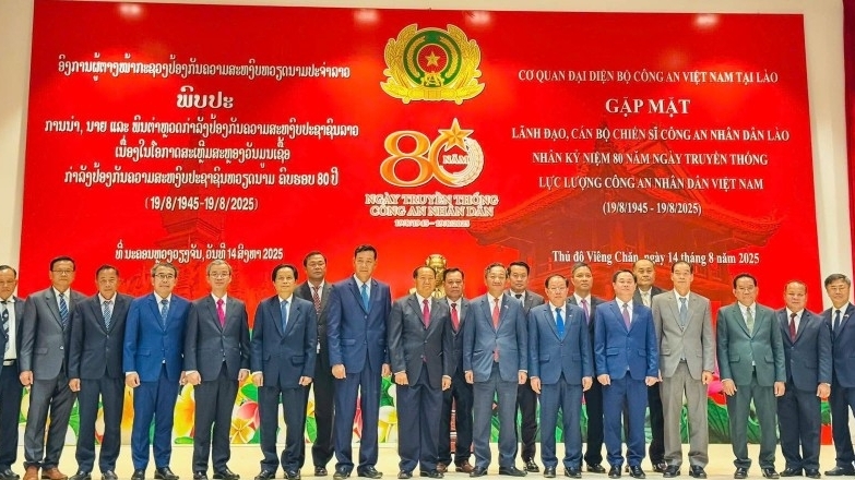 ກຳລັງຕຳຫຼວດ ຫວຽດນາມ - ລາວ ປະກອບສ່ວນ​ປົກ​ປັກ​ຮັກສາ, ເພີ່ມພູນຄູນສ້າງຄວາມ​ສາມັກຄີ​ແບບ​ພິ​ເສດ