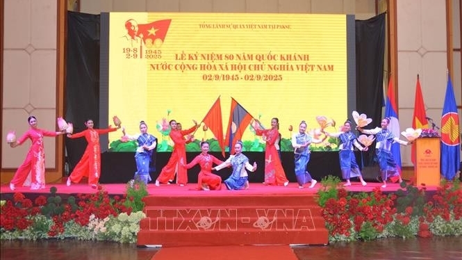 4 ແຂວງ​ພາກ​ໃຕ້​ຂອງ​ລາວ ​ເຂົ້າ​ຮ່ວມ​ບັນ​ຍາ​ກາດ​ສະ​ເຫຼີມ​ສະ​ຫຼອງ 80 ປີ​ແຫ່ງ​ວັນ​ຊາດ​ຫວຽດ​ນາມ