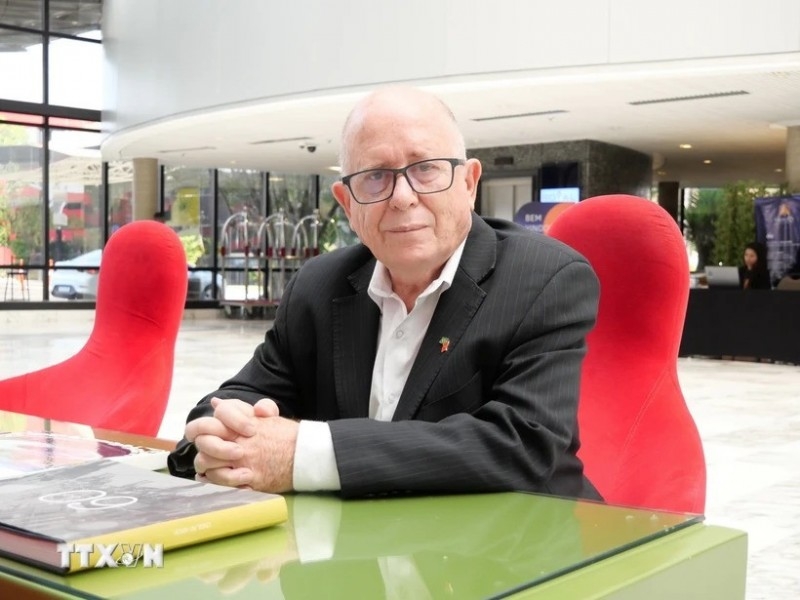 Pedro da Oliveira: ຈາກຫ້ອງບັນຍາຍ Sao Paulo ຫາ​ຂົວ​ເຊື່ອມ​ຕໍ່​ ຫວຽດ​ນາມ - ບຣາຊິນ