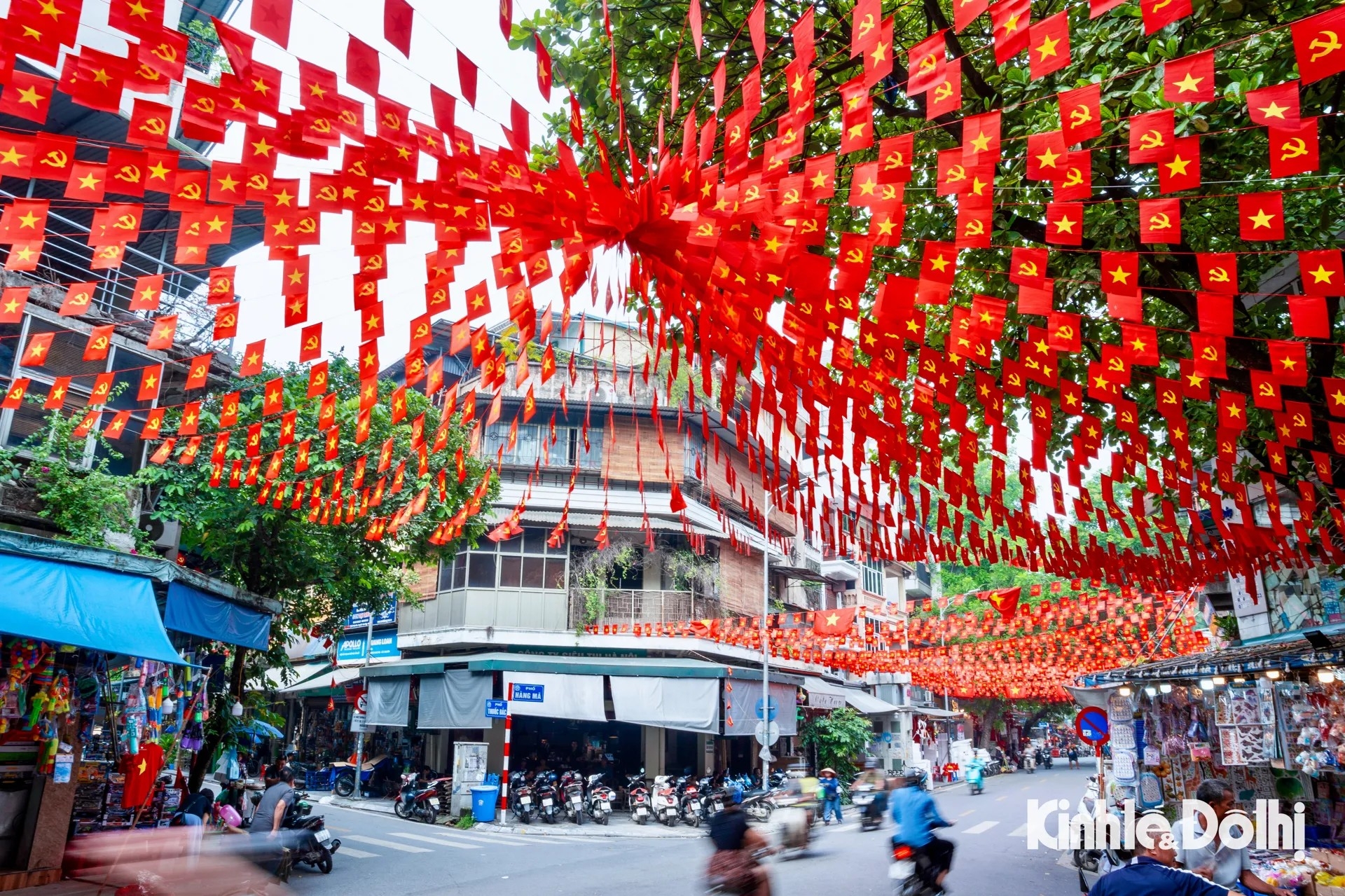 ທ່ານນາງ ​ເອກ​ອັກ​ຄະ​ລັດ​ຖະ​ທູດ​ລາວ​ ຄຳເພົາ ​ເອີນ​ທະ​ວັນ: ຫວຽດ​ນາມ​ຢືນ​ຢັນທີ່ຕັ້ງດ້ວຍຄວາມ​ຕັ້ງ​ໜ້າ​ອັນ​ແຮງ​ກ້າ ແລະ ຄວາມ​ມຸ່ງ​ມາດ​ປາດ​ຖະ​ໜາ​ທີ່​ຈະ​ລຸກ​ຂຶ້ນ..