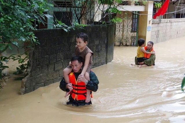 ເດັກນ້ອຍອາຊີຕາເວັນອອກສ່ຽງໃຕ້ ເກືອບ 6 ລ້ານຄົນໄດ້ຮັບຜົນກະທົບຈາກພະຍຸ Yagi