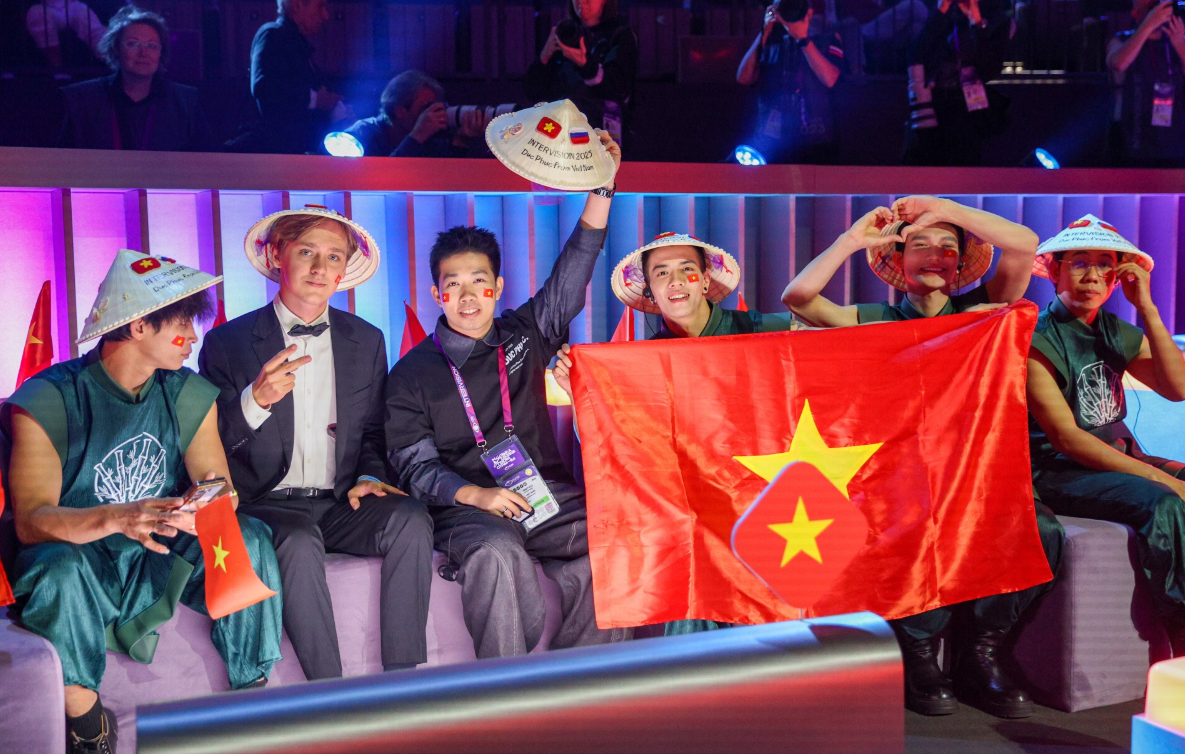 Mikhail Osin: “ຂາ້ພະເຈົ້າບໍ່ສາມາດຈິນຕະນາການວ່າຊີວິດຈະເປັນແນວໃດຖ້າບໍ່ມີພາສາຫວຽດນາມ” Mikhail Osin: “ຂາ້ພະເຈົ້າບໍ່ສາມາດຈິນຕະນາການວ່າຊີວິດຈະເປັນແນວໃດຖ້າບໍ່ມີພາສາຫວຽດນາມ”