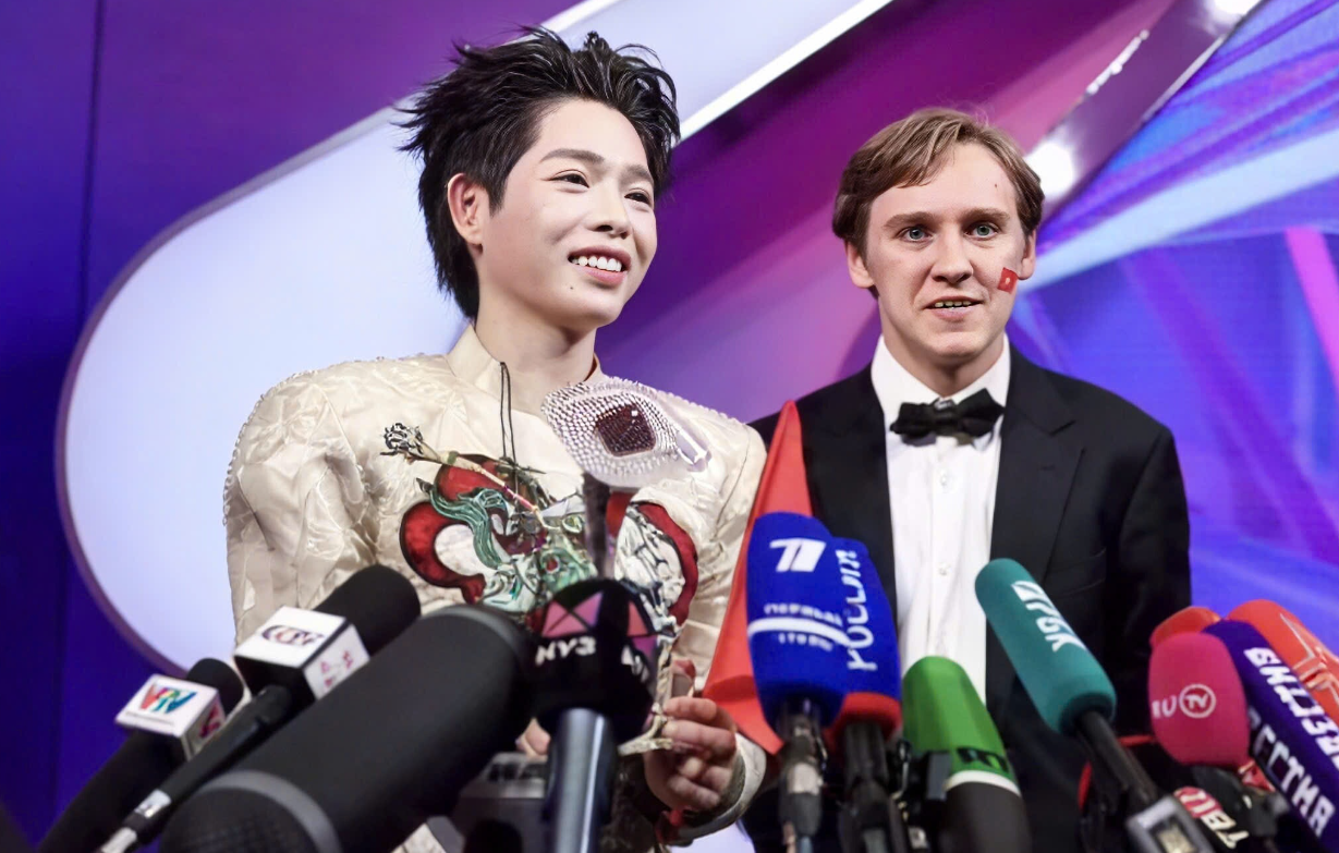 Mikhail Osin: “ຂາ້ພະເຈົ້າບໍ່ສາມາດຈິນຕະນາການວ່າຊີວິດຈະເປັນແນວໃດຖ້າບໍ່ມີພາສາຫວຽດນາມ” Mikhail Osin: “ຂາ້ພະເຈົ້າບໍ່ສາມາດຈິນຕະນາການວ່າຊີວິດຈະເປັນແນວໃດຖ້າບໍ່ມີພາສາຫວຽດນາມ”