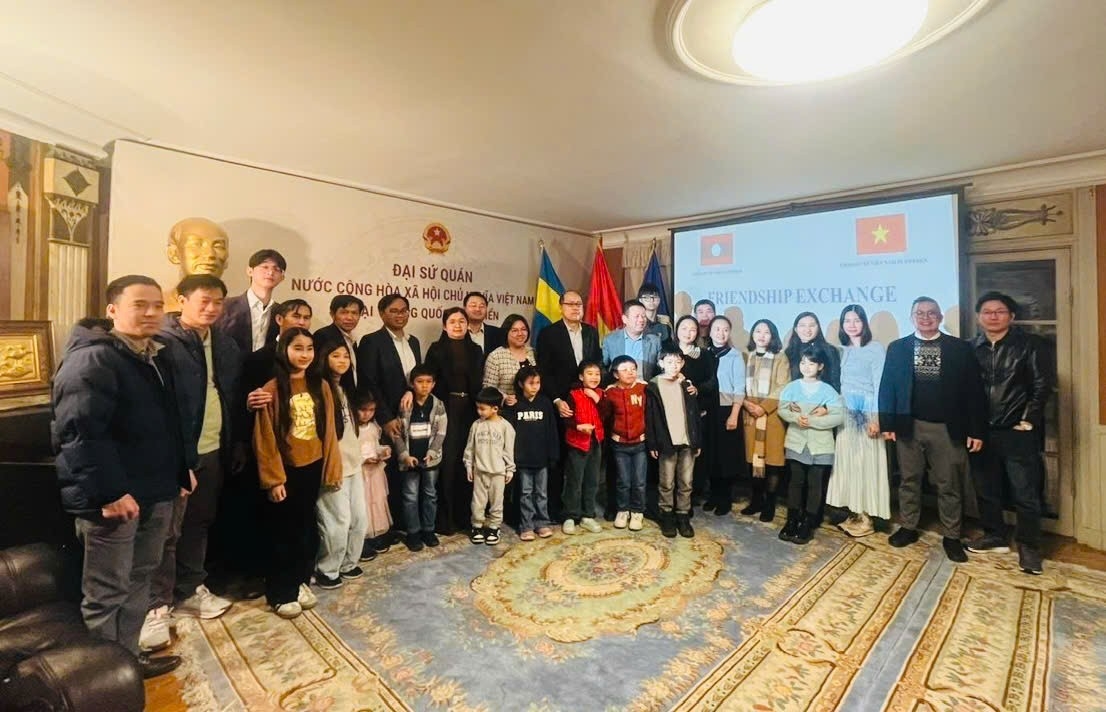 ເຕັມໄປດ້ວຍຄວາມມິດຕະພາບ ຫວຽດນາມ - ລາວ ຢູ່ ຊູແອດ ເຕັມໄປດ້ວຍຄວາມມິດຕະພາບ ຫວຽດນາມ - ລາວ ຢູ່ ຊູແອດ