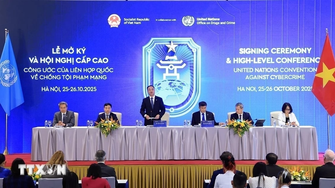 ຝຣັ່ງ ຊົມເຊີຍ ຫວຽດນາມ ເປັນເຈົ້າພາບຈັດຕັ້ງພິທີລົງນາມໃນສົນທິສັນຍາຮ່າໂນ້ຍ