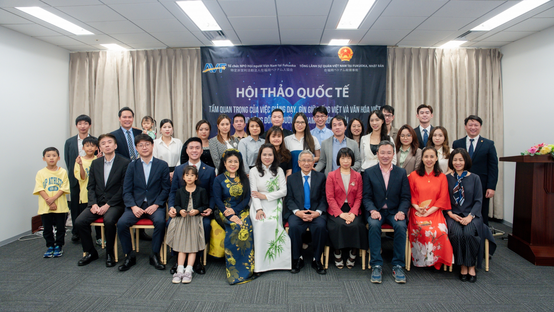 ຮຽນພາສາຫວຽດ: ສະພາບແວດລ້ອມການສື່ສານທໍາອິດ ແລະ ສໍາຄັນທີ່ສຸດແມ່ນຢູ່ຄອບຄົວ