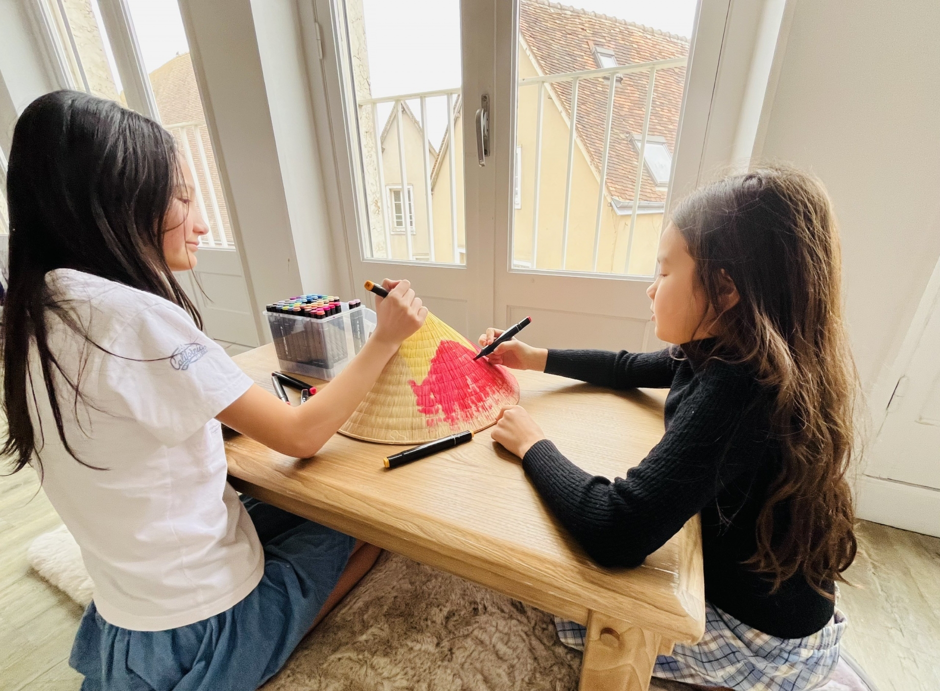 ຈາກ Chartres (ຝຣັ່ງ) ສອນໃຫ້ລູກເວົ້າພາສາບ້ານເກີດເມືອງນອນ ຈາກ Chartres (ຝຣັ່ງ) ສອນໃຫ້ລູກເວົ້າພາສາບ້ານເກີດເມືອງນອນ