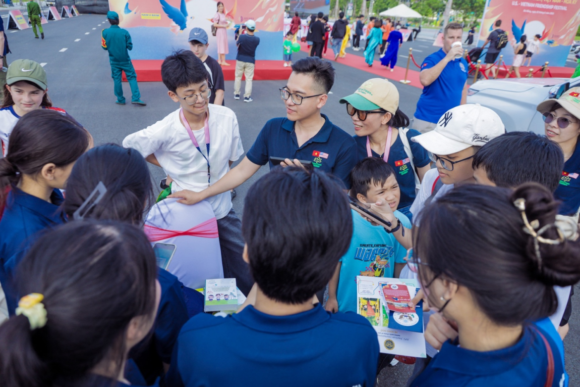 PeaceTrees Vietnam: ປະ​ກອບ​ສ່ວນ​ປິ່ນ​ປົວ​ບາດ​ແຜ​ຈາກ​ສົງ​ຄາມ, ເພີ່ມພູນຄູນສ້າງອາ​ນາ​ຄົດ