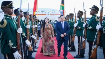 ທ່ານນາຍົກລັດຖະມົນຕີ ຟ້າມມິນຈິງ ສິ້ນສຸດບັນດາການເຄື່ອນໄຫວຢູ່ G20 ແລະ ບັນດາການເຄື່ອນໄຫວ 2 ຝ່າຍຢູ່ ອາຟະລິກາໃຕ້ ຢ່າງຈົບງາມ